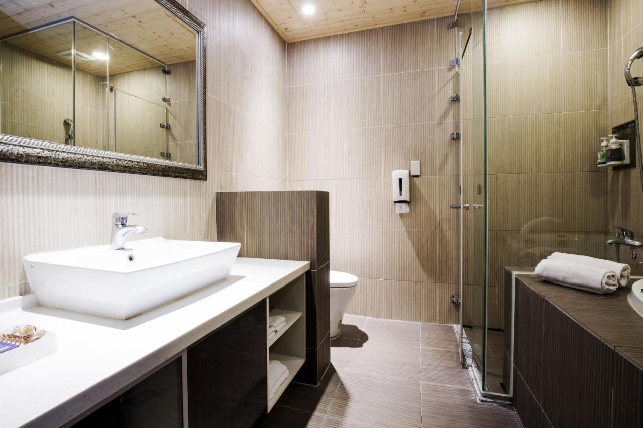 Duo Romance Hotel Hualien stad Exteriör bild